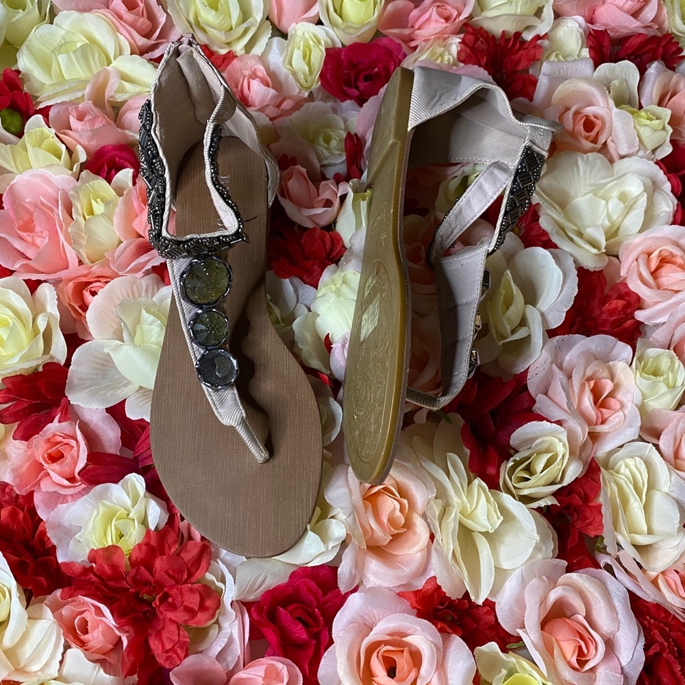 ¡NEW! Jewel Thong Sandal